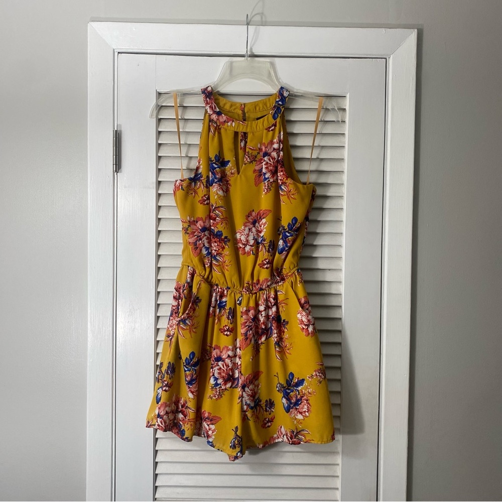 WOMENS M FLORAL PRINT SUMMER ROMPER